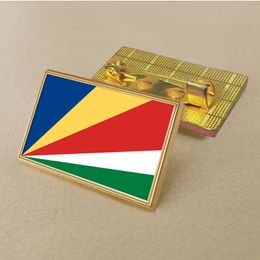 Party Seychellen Flag Pin 2.5*1,5 cm Zink Gestuur PVC Kleur gecoate gouden rechthoekige medaillonbadge zonder toegevoegde hars