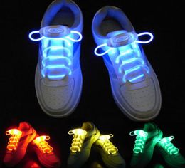 Party Skating Charme LED Flash Light Up Glow Lacets Réfléchissant Runner Chaussures Lacets Sécurité Lumineux Lumineux Lacets Unisexe3044860