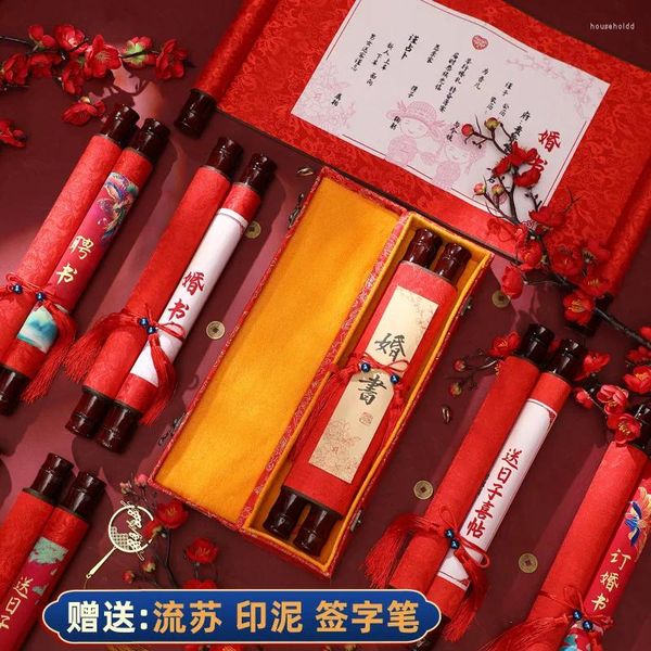 Artículos para fiestas Los papeles de estilo chino se habían comprometido y se desplazan hacia abajo escritos a mano por el viento enviado el día de la boda 888
