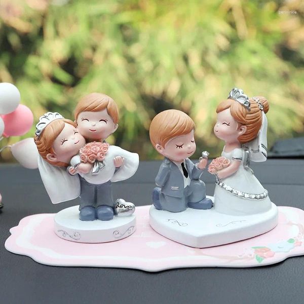 Fournitures de fête Style mignon mariée et marié Gâteau de mariage Figurines Figurines Engagement / Décoration de mariage Décorteur de voiture mixte