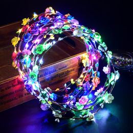 Fournitures de fête Clignotant LED Bandes de cheveux cordes Glow Flower Crown Bandeaux Light Party Rave Floral Hair Garland Lumineux Couronne Décorative SN421