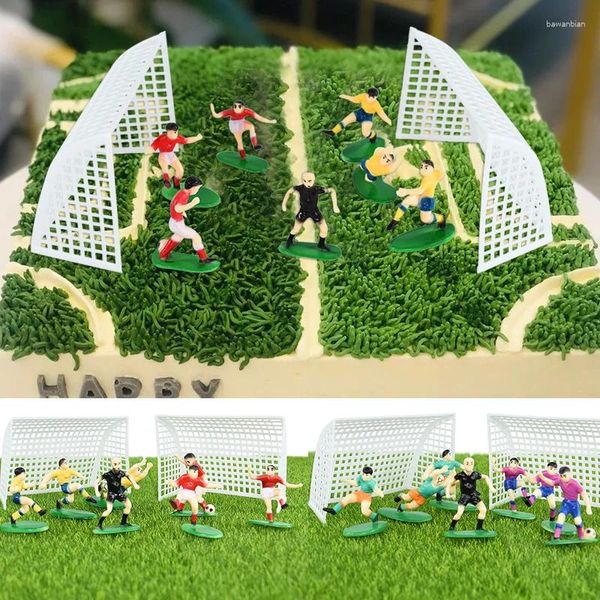Fourniture de fête Football Birthday Cake Toppers Soccer Field Players Doll Cupcake Topper pour les enfants Sport Decor DIY Baking Tool
