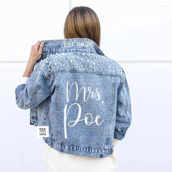 Fourniture de fête Veste de denim de mariée personnalisée |Pearl Jean avec nom personnalisé Mme Date Placement sur le col