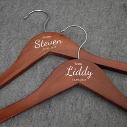 Feestbenodigdheden gepersonaliseerde trouwjurk hanger gegraveerde bruid en bruidegom hangers aangepaste naam voor