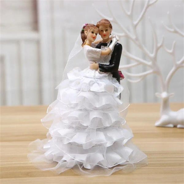 Fournitures de fête Figures de mariage exquises couple figurines large application résine romantique couleur