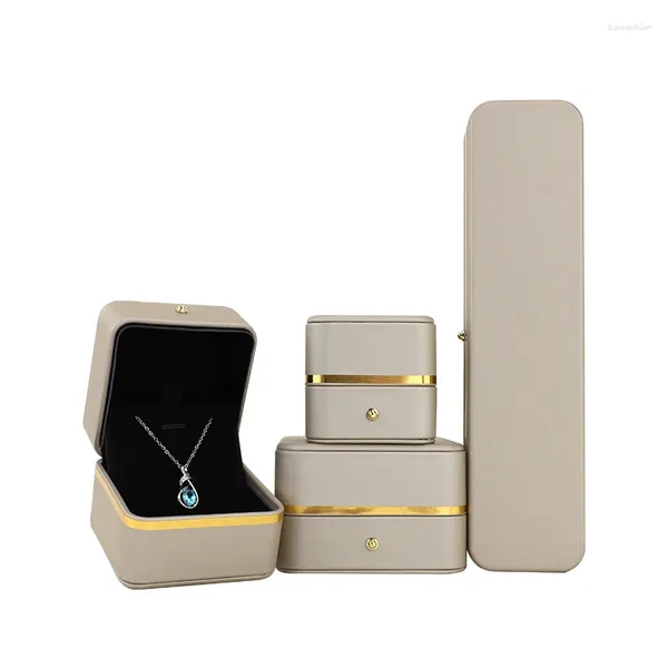 Party Supplies Wholesale High Quality PU Le cuir bijoux emballage Box cadeau d'anneau de collier de bracelet de pendentif avec logo personnalisé