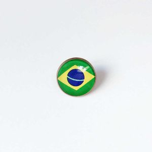 Partys Broche de la bandera nacional brasileña Broche de fútbol de la Copa del mundo Fiesta de banquetes de clase alta Decoración de regalo Insignia de metal conmemorativa de cristal