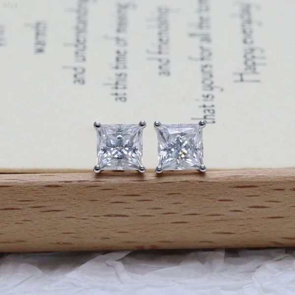 Paston personnalisé 1ct 1,5ct 2ct Def Vvs princesse Moissanite Stud 925 en argent Sterling en gros