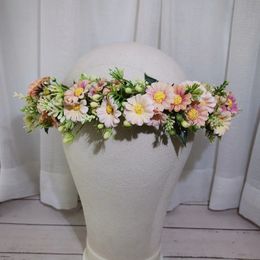 Pastorale Daisy Flowers Crown hoofdband Vrouwen Haaraccessoires Hoofdkleding Hoofdband Hoed Decoratie Girls Bloemslingers