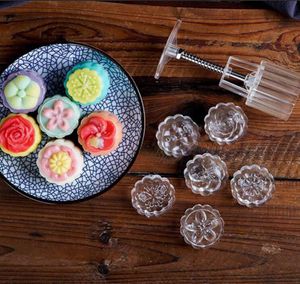 Pastry Tools Mid-Autumn Festival handdruk maan cakevorm met 6 stuks mode patroon voor 1 set 50g mooncake schimmel bloemen dier DIY decoratie koekjes pers mallen