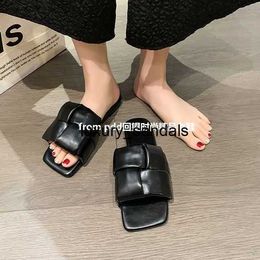 Patch Flat Mule Botteg Venetas Sandalen Dames Designer Slippers Franse geruite slippers voor Dames Bovenkleding Mode 2024 Zomer Nieuwe Panda Kleur Veelzijdig Beac HBXA