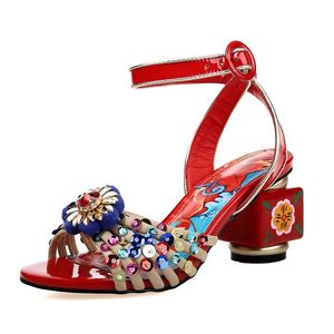 Patent echte 2024 sandalen dames dames kleding schoenen Chevly Hoge Heel Retro Peep-Toe Wedding Party Sexy Print Buckle Strap Diamond 3D Flower Kleurrijk 49