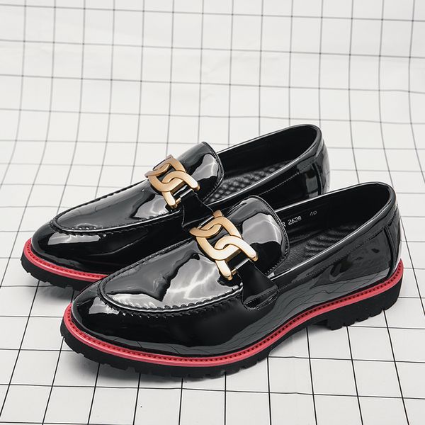 Cuir verni Hommes Designer Grande Chaîne Oxfords Casual Classique Chaussures Confortables Chaussures Habillées Grande Taille Pour Garçons Robe De Soirée Bottes