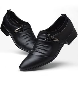 Patentleer schoenen Men Zakenschoenen Casual Point Toe slip op loafers voor mannen luxe feest bruiloft plus size schoenen voor jongens partys laarzen