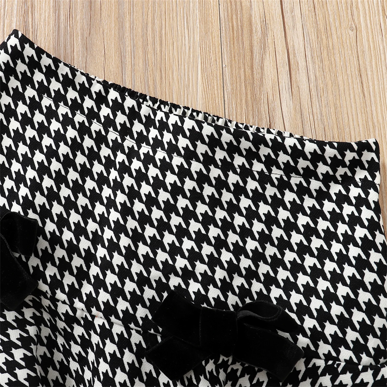 Patpat 2-stycks barnflicka sammet långärmad svart topp och bowknot design hundstott kjol