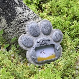 Pet Pet Tombstone de mascotas Cat Memorial Stone Realistic Resin Rein Dog Path Impresión Memorial Stone Indoor Outdoor Dog Cat Frame 240518