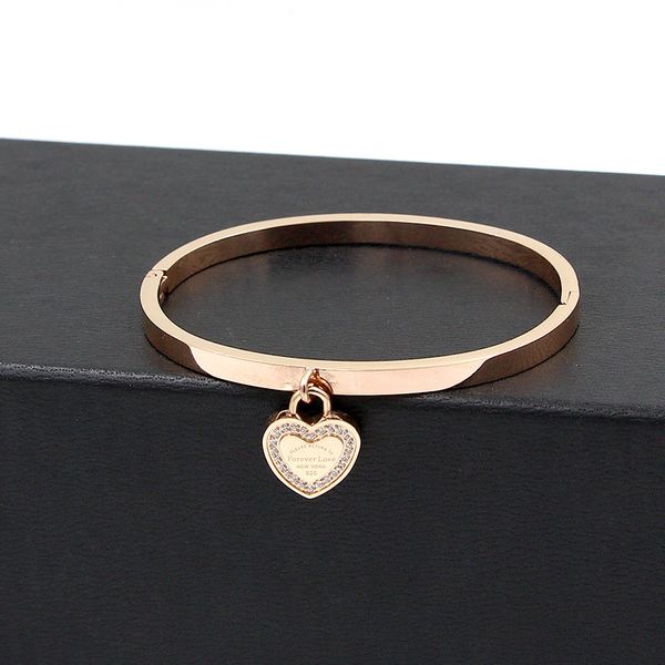 Corazón de melocotón para siempre carta de amor con incrustaciones de diamantes Pulsera con hebilla oculta Pulsera de acero de titanio con corazón femenino tocado 1.1 con logotipo original D-1327