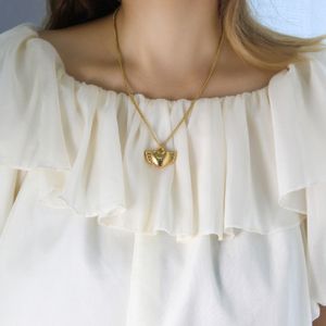 perzik hart hanger ketting, niche cadeau voor vrouwen Modieuze en minimalistische roestvrijstalen hartvormige sleutelbeenketting met driedimensionale volledige vleugels,