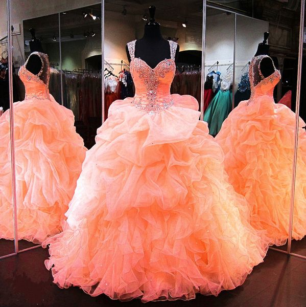 Robes de Quinceanera orange pêche perlées à volants sans manches douces 16 robes élégantes robes de soirée de bal en organza 2020 pas cher