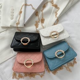 Bolso con cadena de perlas para mujer, nueva tendencia de moda, bolso cruzado Simple, Mini bolsas de cosméticos de celebridades de red, verano 2022