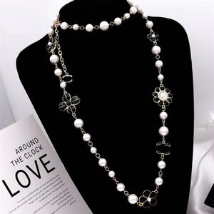 Collier avec pendentif en diamant pour femmes, chaîne de perles, bijoux de styliste, colliers de perles, tempérament féminin, breloques de mariage