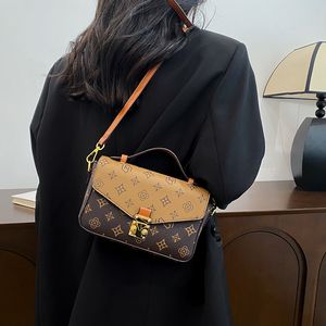 Cross Body Parelketting Handtas Kleine vierkante tas Herfst reliëf One-Shoulder Messenger Vrouwelijke tassen