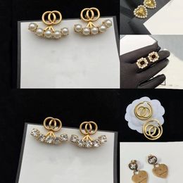 Diseñador de perlas Pendientes de botón Clásico G Pendiente de diamante para mujeres Hombres Aros de oro Anillos de oreja de cristal Encanto Pendientes de abeja Joyería Aretes 5