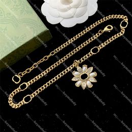 Collares con colgante de flor de diamante de perlas, collar de doble letra para mujer, collar de cadena gruesa de oro con caja