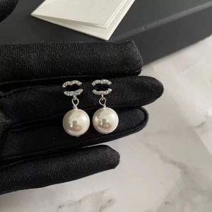 Design de boucles d'oreilles pour femmes pour femmes lettre métallique de qualité supérieure 18k plaqué d'oreille d'oreille étalon dames multicolors de luxe femme concepteur juif de la juive tendance zh015 c4