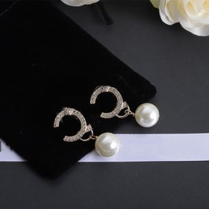 Pendientes de perlas Mujer Pendientes de diseñador de lujo Joyería de letras Pendientes de diamantes para mujer Joyería de boda