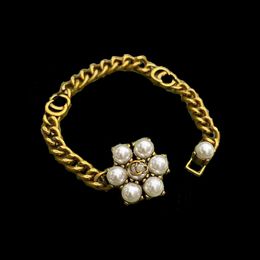 Pearl Gold Bracelet Vintage Metal Chain Bracelet Summer Nieuwe Charm Love Sieraden Hoogwaardige armband met Designer Logo Wedding Love Gift Sieraden