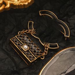 Lettre de perle broch sac de style broche Broche de créateur de créateurs bijoux bijoux bijoux de bijoux quotidien