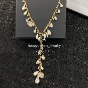 Collier de perles CHAN 5 No.5 Lucky New stud boucles d'oreilles en luxe bijoux fins collier pour femme pendentif k Gold Heart Designer LES INFINIS CAMELIAa