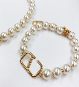 Colliers de perles pour femmes Luxurys Designers Colliers Fashion Fashion Femme Colliers Bracelets Letters Modèle Bijoux Accessori1767386