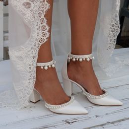 Perles Sparkle Cristaux Blanc Chaussures De Mariage De Mariée Bout Pointu Élégant Satin Perlé Femmes Pompes Chunky Talon Haut Chaussures De Mariée CL033290p