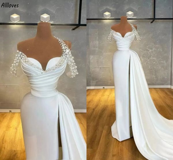 Perlas Blanco Simpe Satén Vaina Vestidos de novia Dubai Arabia Saudita Fuera del hombro Muslo Dividido Vestidos de novia atractivos Tren de la corte Vestido de recepción de novia Vestidos CL2873