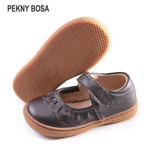 PEKNY BOSA Marca para niños pequeños, zapatos de cuero para niñas, zapatos para niños, zapatos descalzos, zapatillas de deporte, suela suave, color marrón, envío gratis, tamaño 25-30 210306