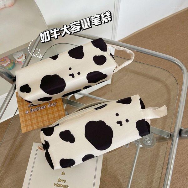 Estuche para lápices Ins Korean Cute Cow, bolsa de almacenamiento de lona impermeable para estudiantes de gran capacidad, papelería de alto valor