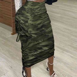 Pencil Skirt Periódico CAMO Impresión Estecaria Mujeres Codercon Tubo para mujer Damas de tamaño grande Faldas largas Autumn Spring Maxi Falda 210408