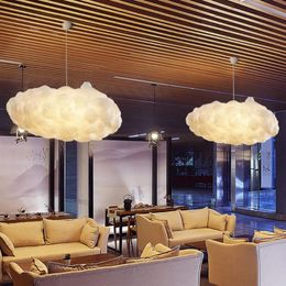 Lampes suspendues Lampe de nuages Lustre Salon de thé Chambre d'enfant créative Chambre à coucher décorée de vêtements en coton Couleur d'éclairage du SkyPen nordique