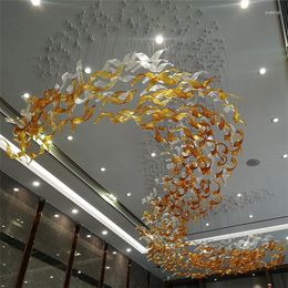 Lampes suspendues personnalisées El Lobby Fish-forme creuse Éclairage Département des ventes Ingénierie Creative Ruban Plafond Décoratif Chandeli
