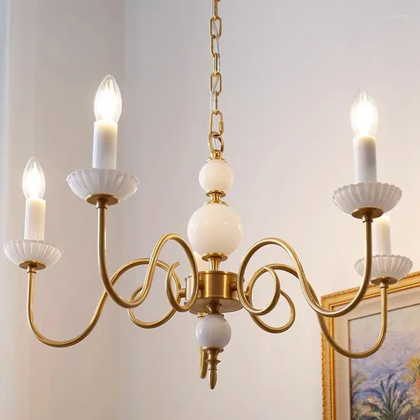 Pendants lampes de style français luxe de luxe pur cuivre salon lampe du moyen-âge laiteux blanc céramique d'originalité