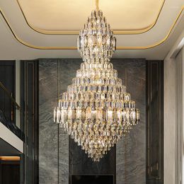 Hanglampen huizen duplex gebouw woonkamer kroonluchter villa jump vloer holle luxe middengeel kristal