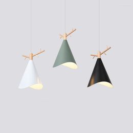 Lampes Suspendues Lampe Salon Table Trois Simple Petit Droplight En Bois Et Lanternes De Chambre La Tête Un Lit