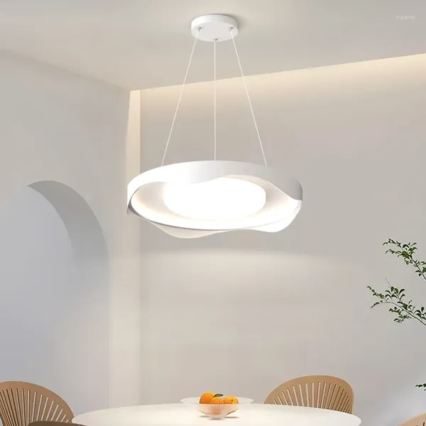 Lámparas colgantes Lámpara LED para comedor Diseño simple moderno Colgante Techo Living Lustre Accesorio de iluminación interior