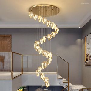 Hangende lampen led high-end duplex trap hartvormige kristal kroonluchter licht luxe villa pick lege roterende loft lamp
