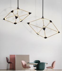 Lampes suspendues Éclairage Europe du Nord Post Moderne Simple Lustre Cloche Table Café Chambre Designer Prototype Salle