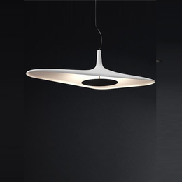 Hanglampen luceplan soleil noir licht eethanging metaal interieur zwart wit afe restaurant keuken eiland lamp