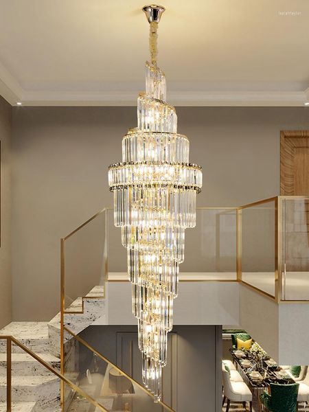 Lámparas colgantes Villa de lujo Edificio dúplex Candelabro dorado Salón de cristal Escalera en espiral Sala de estar moderna El vestíbulo Largo