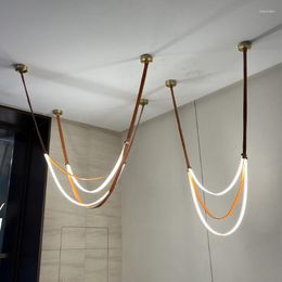 Lámparas colgantes Cinturón moderno LED Luz colgante para Hall Italia Diseñador Suspensión de lujo Decoración de cuero Lámpara Decoración artística Luces colgantes